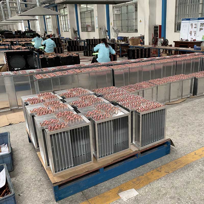 Condenser with good welding quality