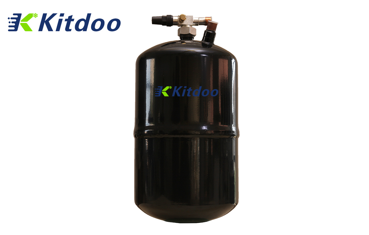  Liquid storage tank